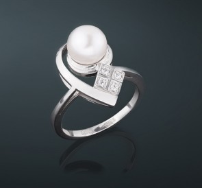 Серебряное кольцо с жемчугом фианиты к-698: белый пресноводный жемчуг, серебро 925°